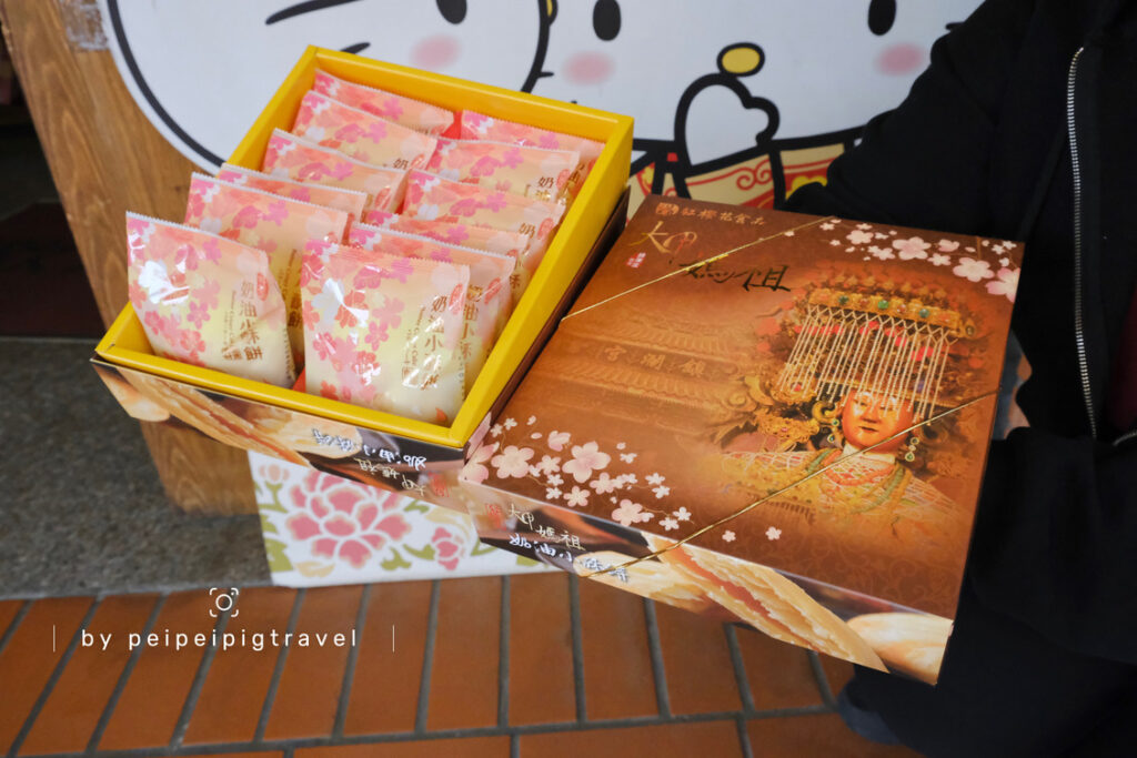 台中大甲鎮瀾宮必買｜大甲媽祖禮盒－紅櫻花食品 x Hello Kitty 台灣伴手禮