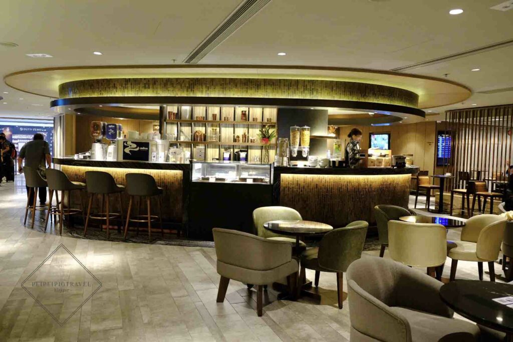 香港機場貴賓室｜環亞優逸庭 Plaza Premium First貴賓室